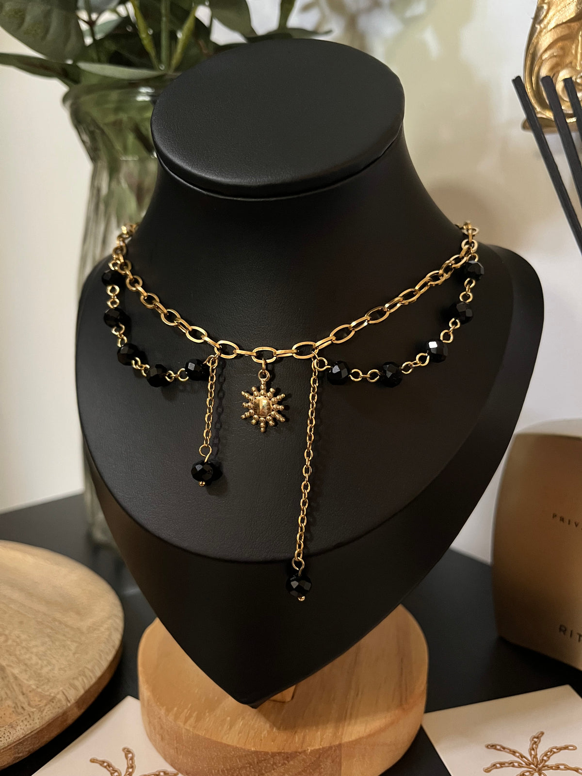 Collier EMI