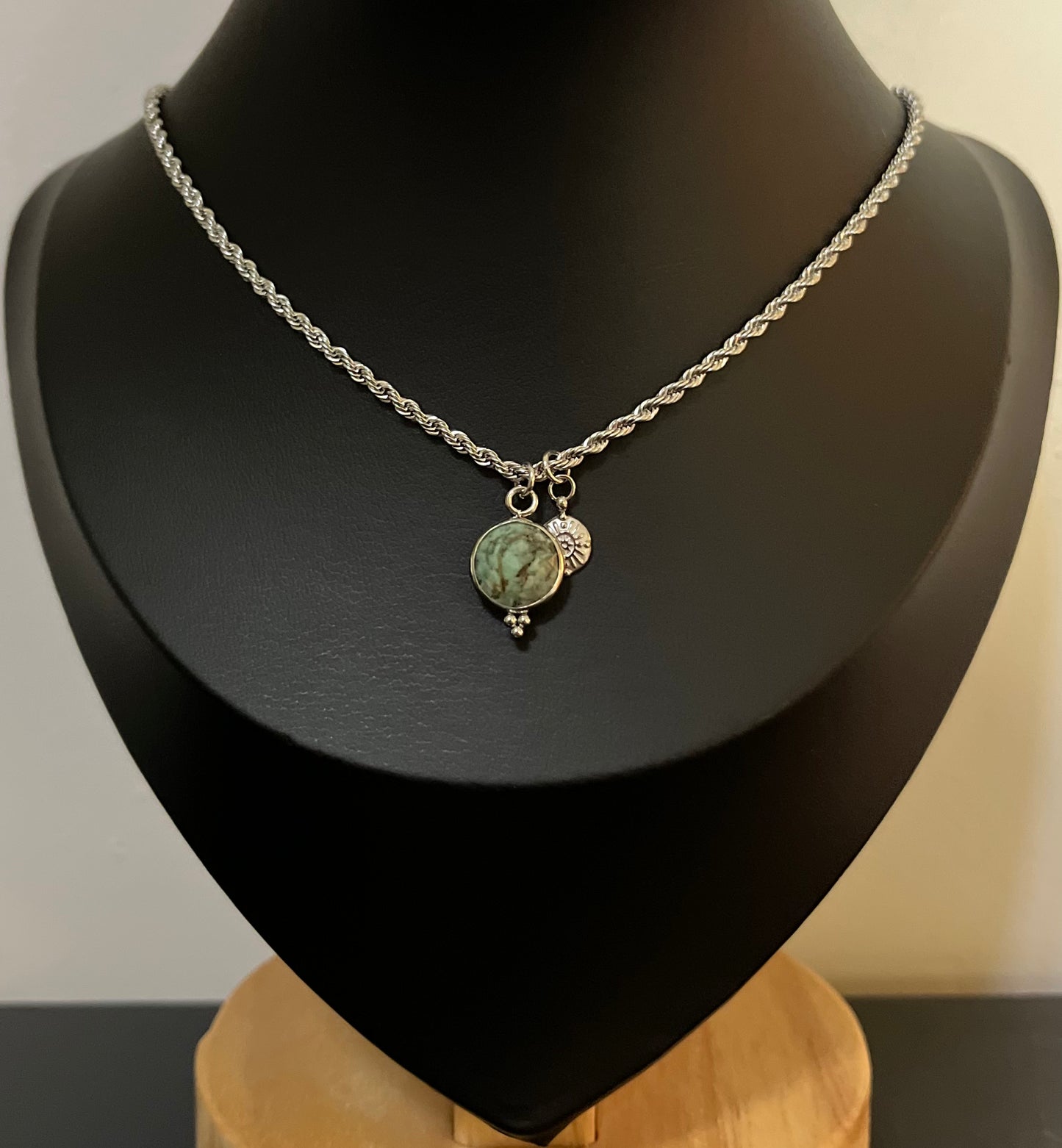 Collier OLI